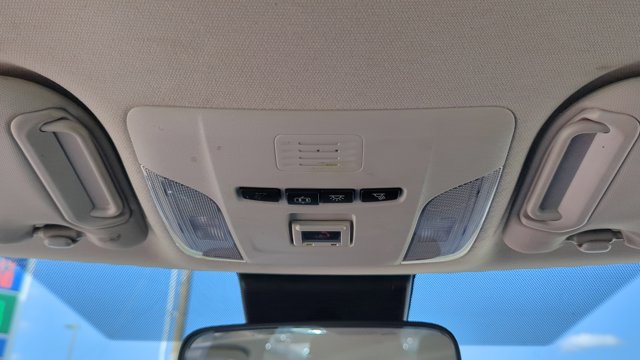 Vehicle image 13 of 32