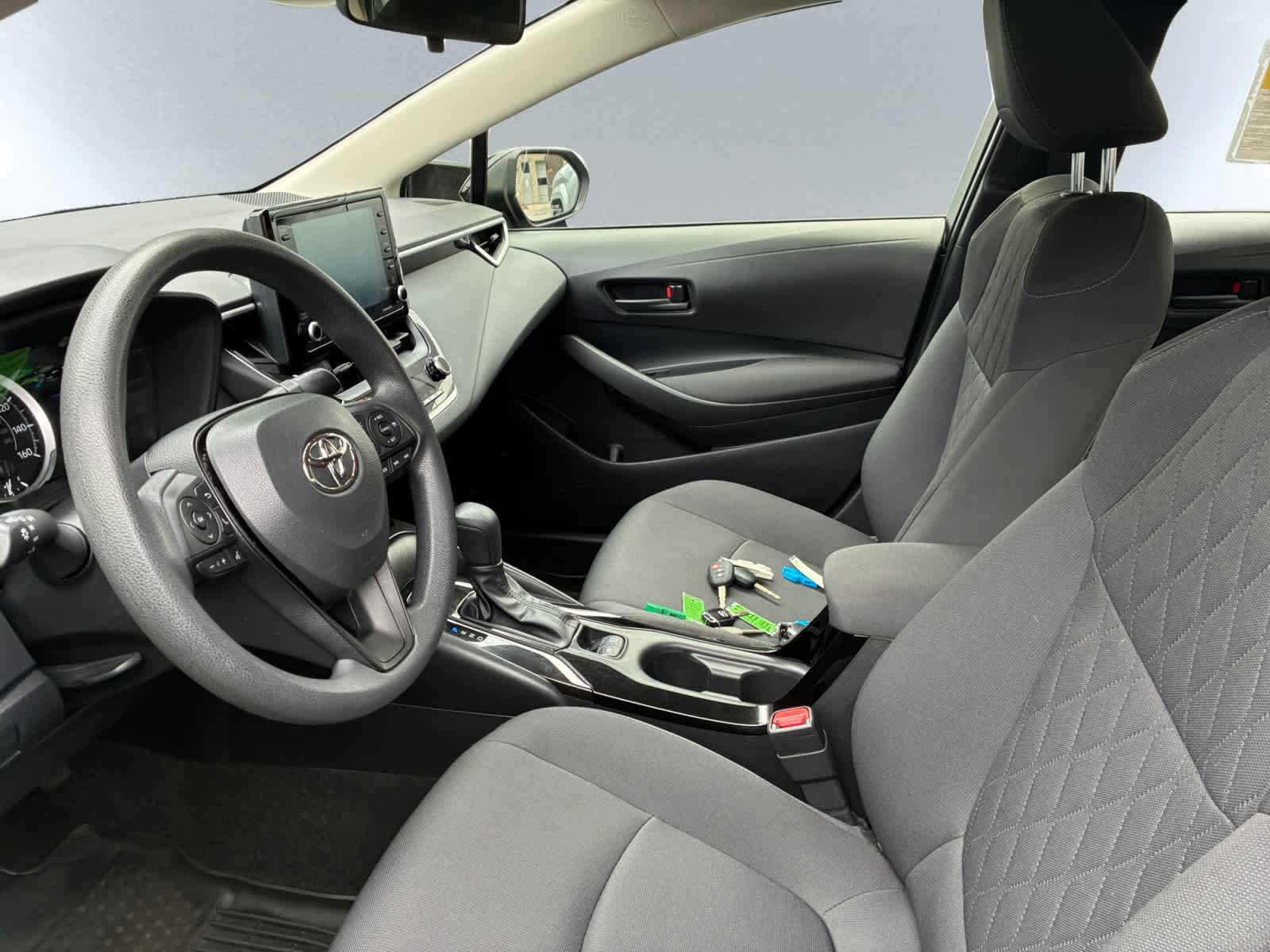 Vehicle image 13 of 25