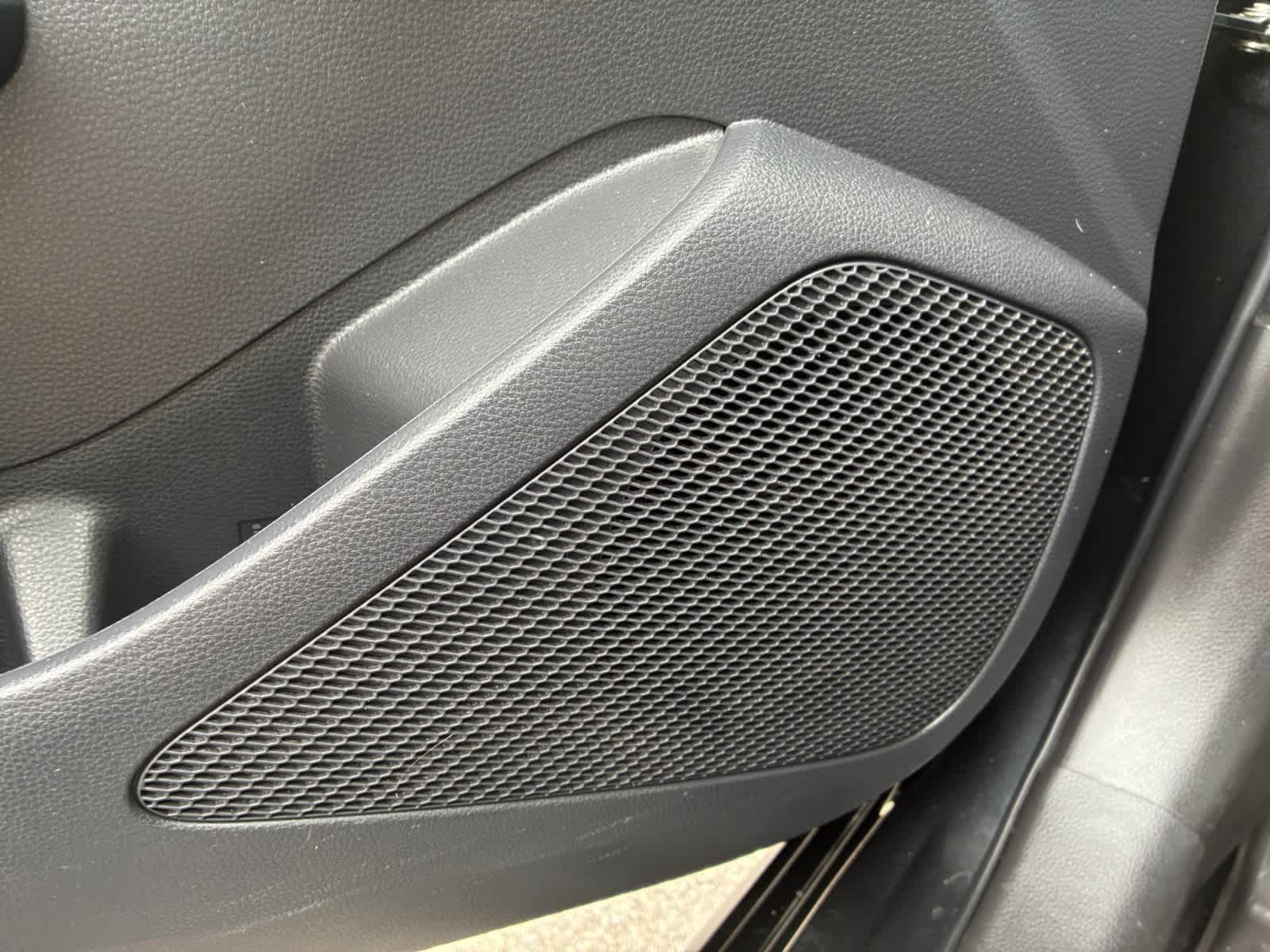 Vehicle image 24 of 25