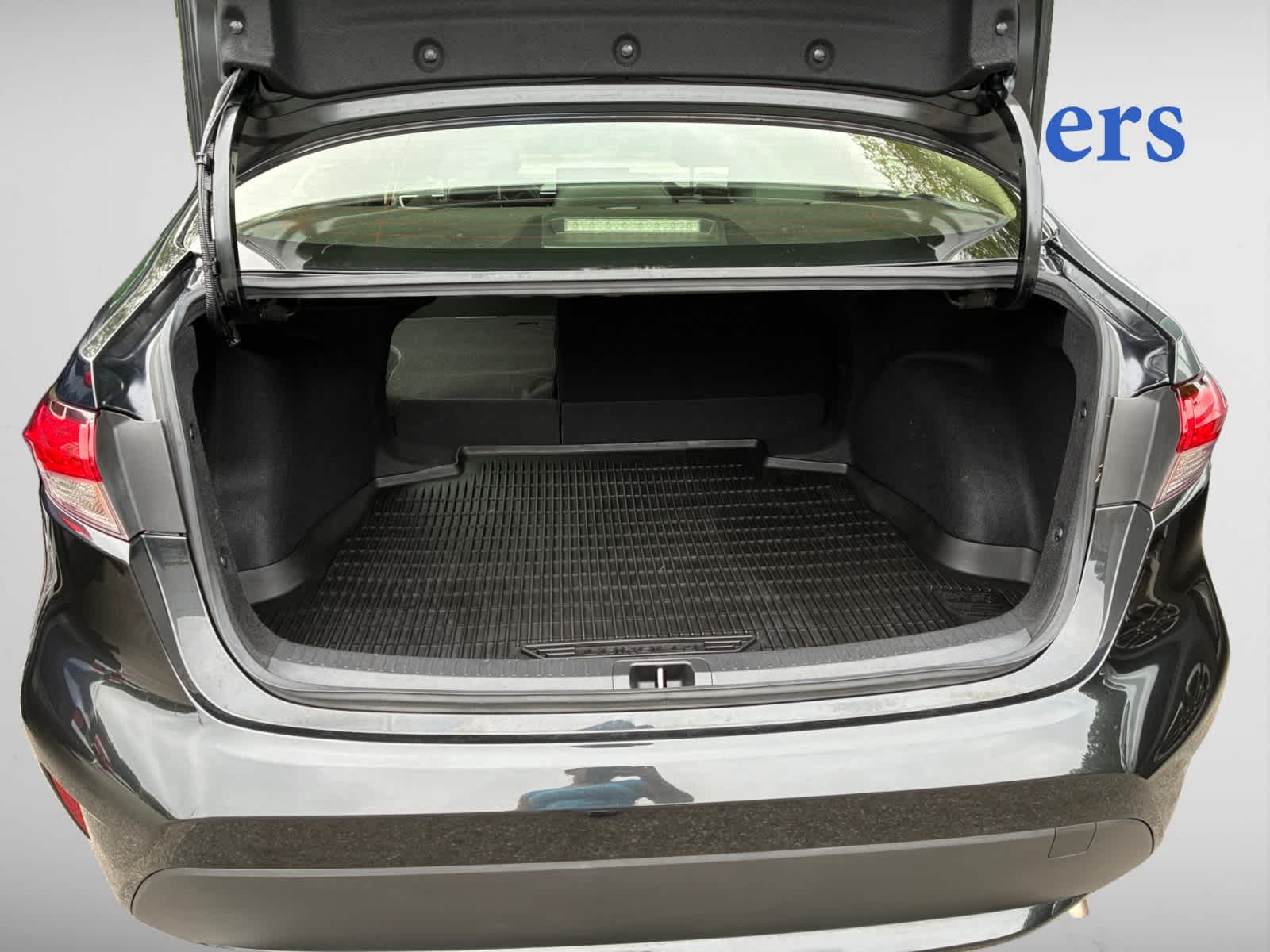 Vehicle image 9 of 25