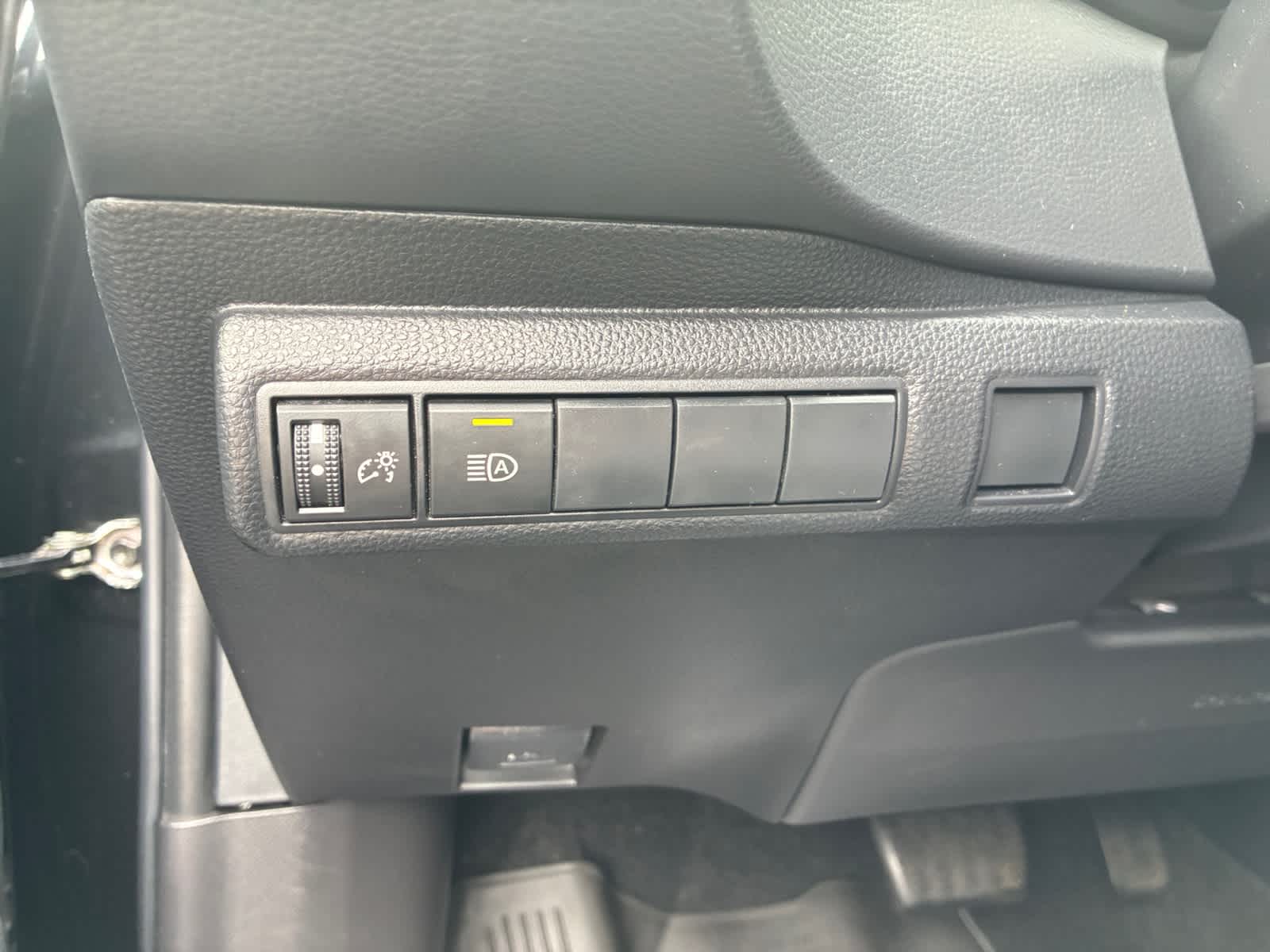 Vehicle image 20 of 25