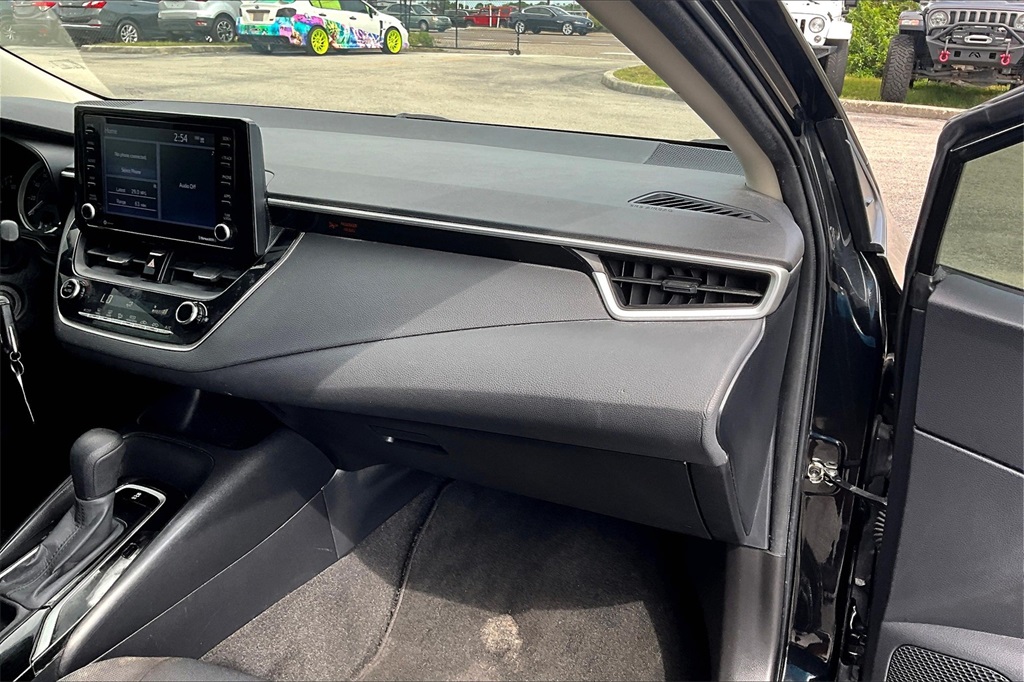 Vehicle image 12 of 27