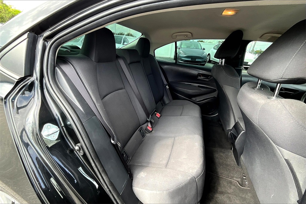 Vehicle image 22 of 27