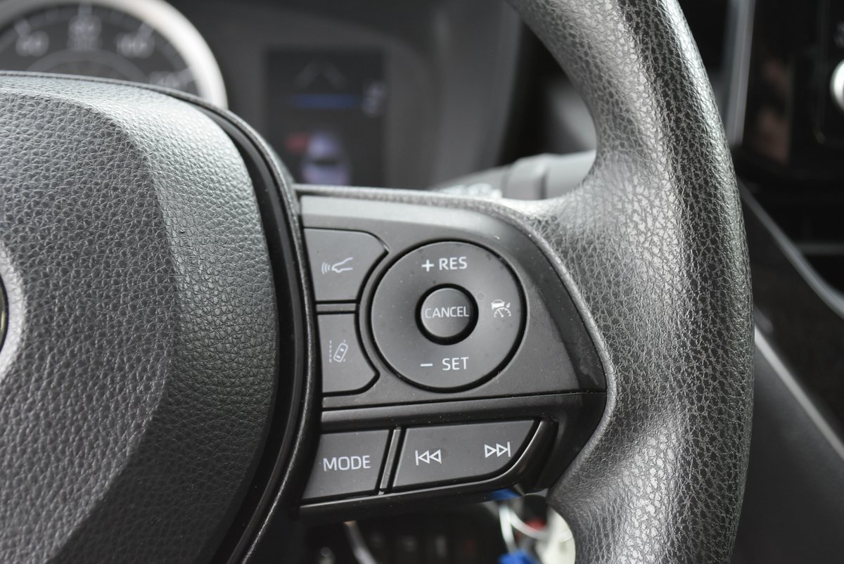 Vehicle image 25 of 36