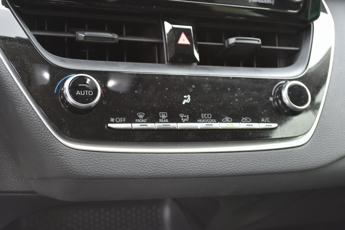 Vehicle image 23 of 36
