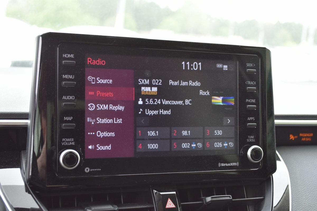 Vehicle image 21 of 36
