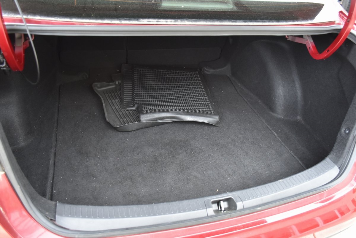 Vehicle image 33 of 36