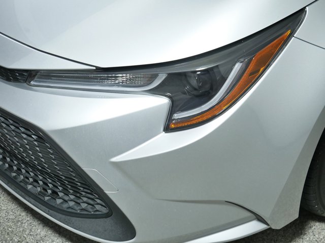 Vehicle image 24 of 33