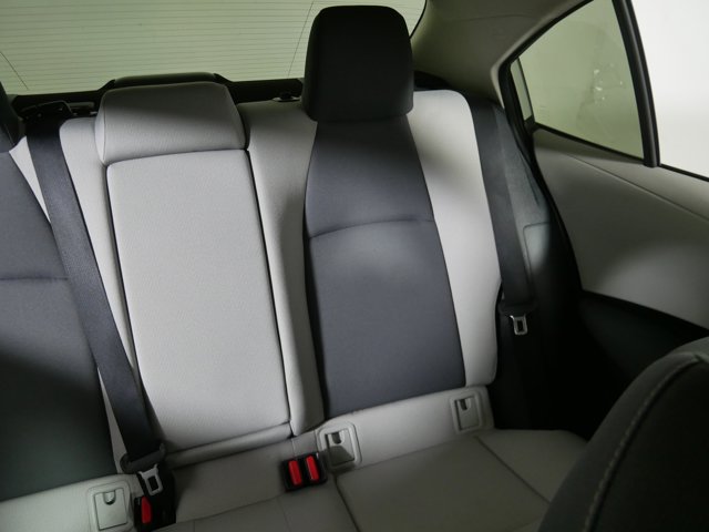 Vehicle image 11 of 33
