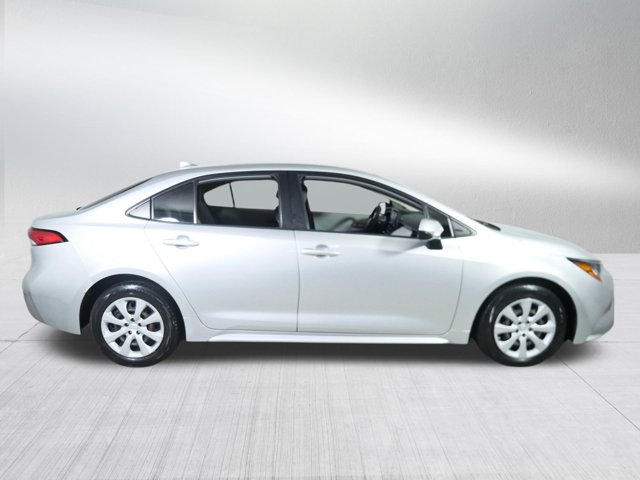 Vehicle image 4 of 33