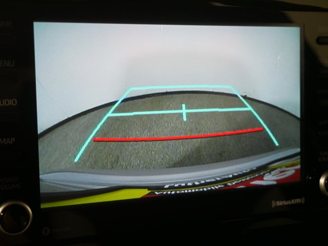 Vehicle image 21 of 33