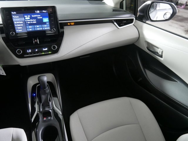 Vehicle image 31 of 33
