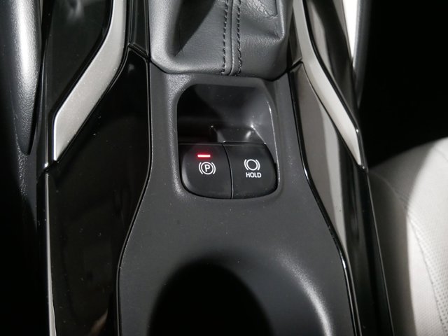 Vehicle image 26 of 33