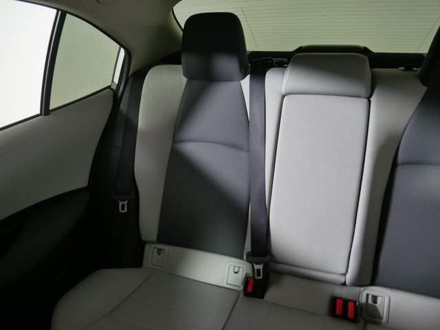 Vehicle image 13 of 33