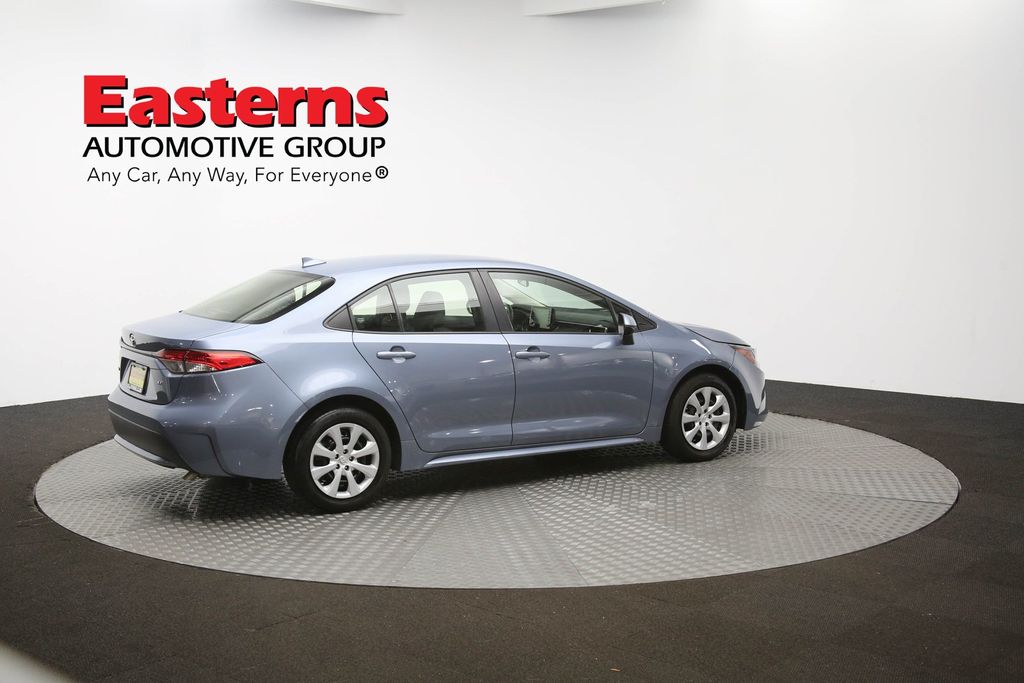 Vehicle image 21 of 60