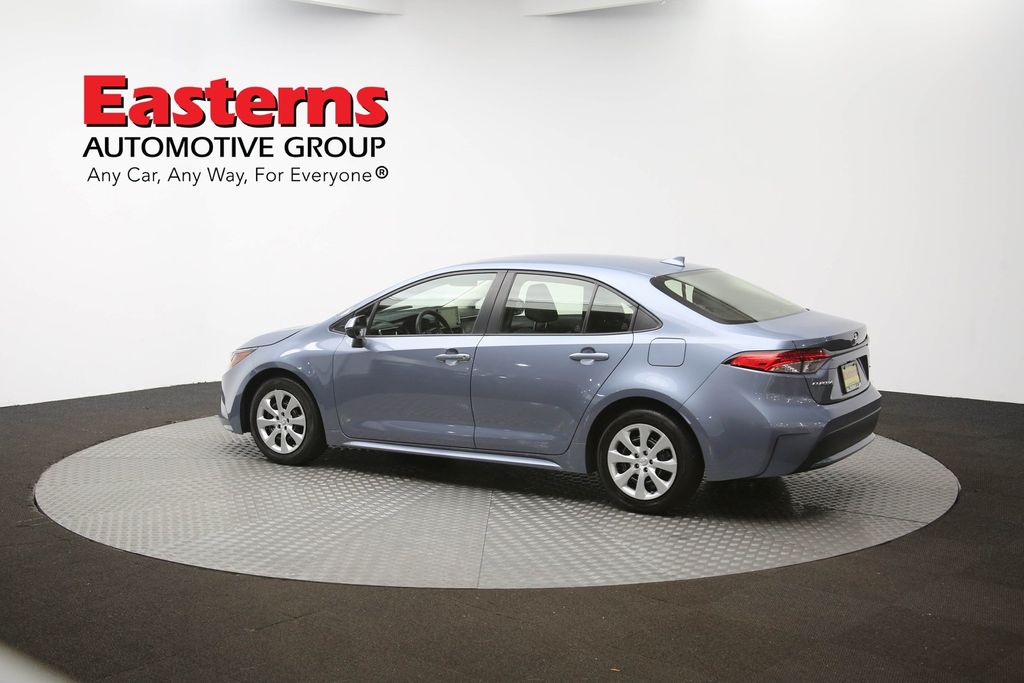 Vehicle image 32 of 60