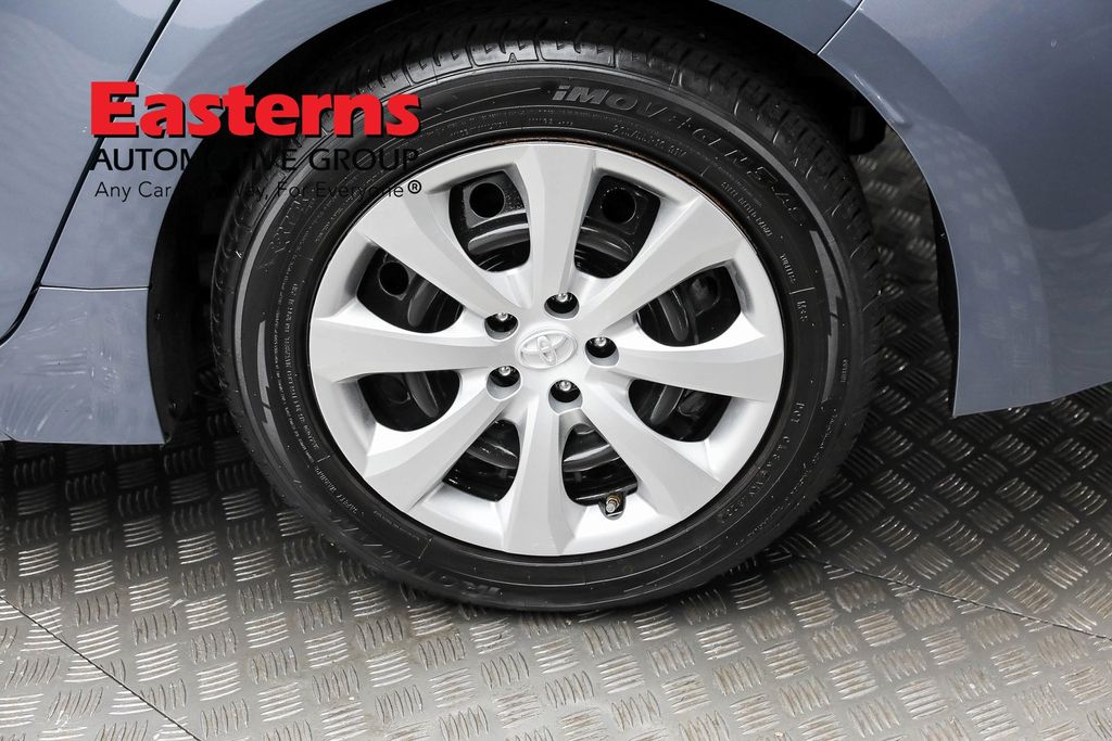 Vehicle image 38 of 60
