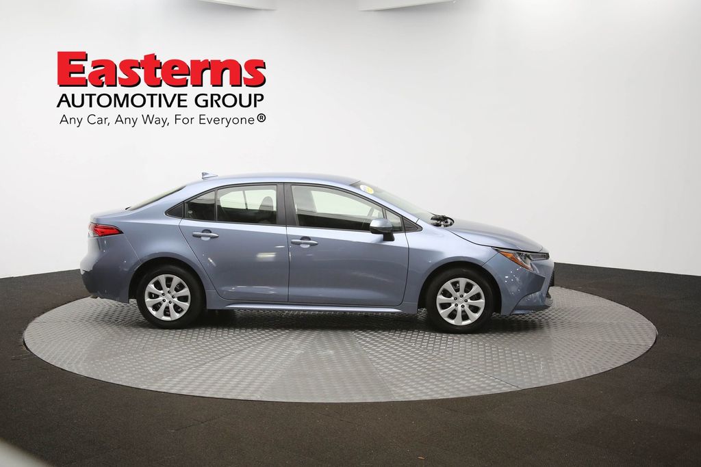 Vehicle image 18 of 60