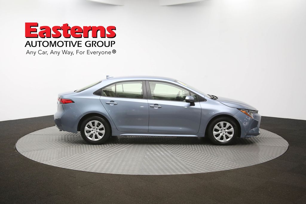 Vehicle image 16 of 60