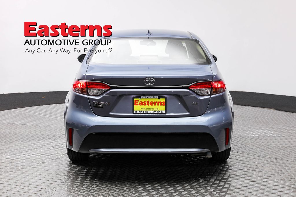Vehicle image 28 of 60