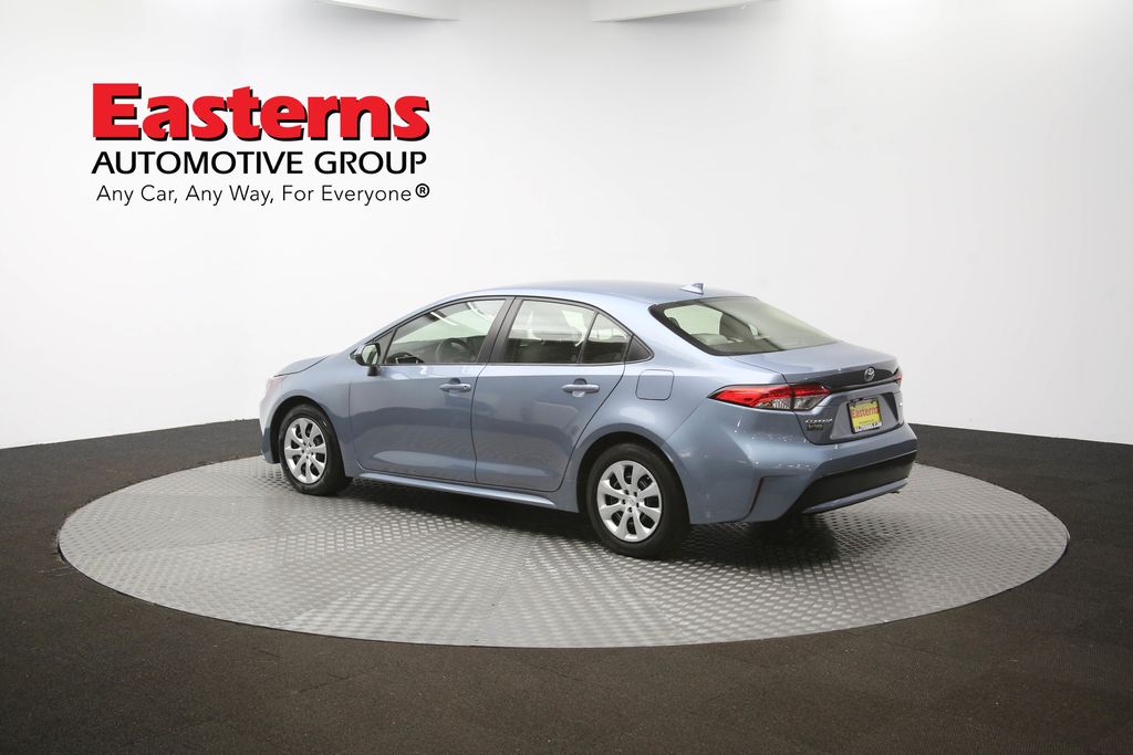 Vehicle image 32 of 60