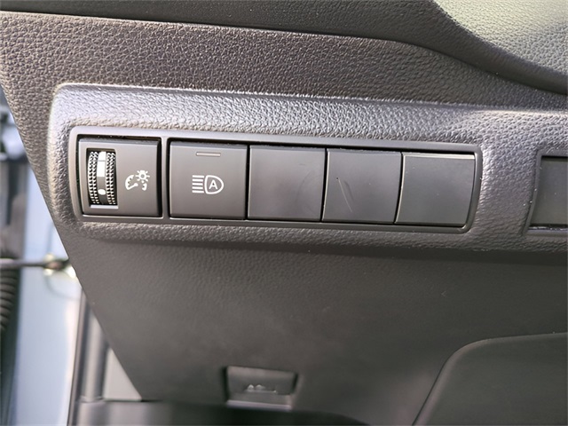 Vehicle image 20 of 33