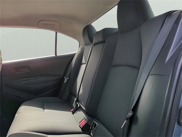 Vehicle image 10 of 33