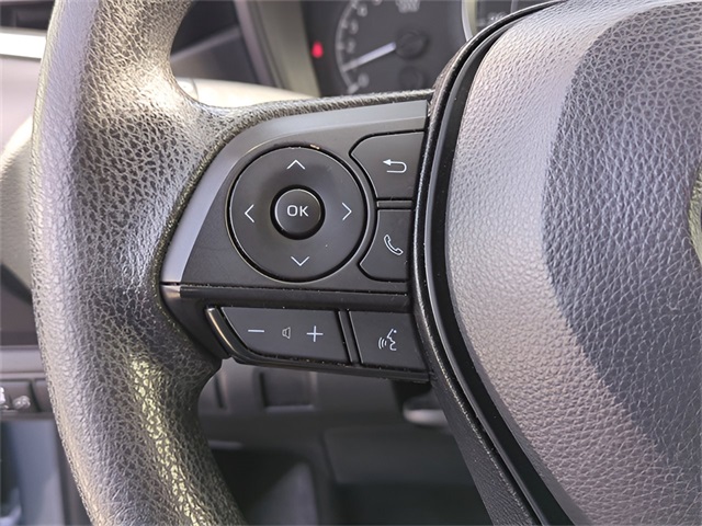 Vehicle image 23 of 33