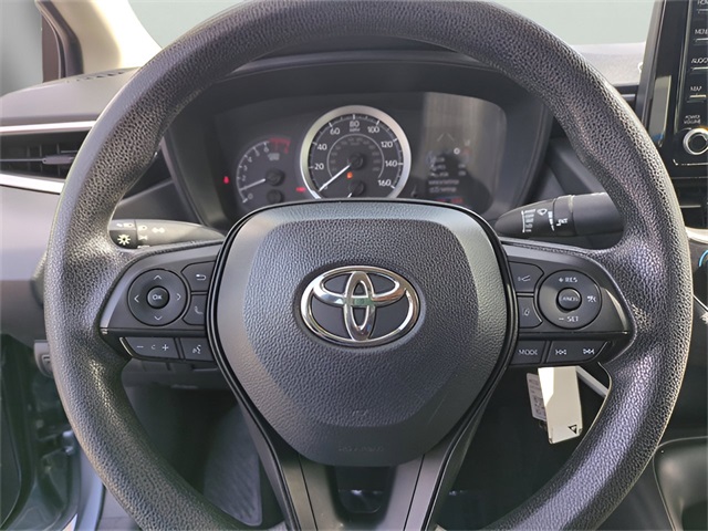 Vehicle image 21 of 33