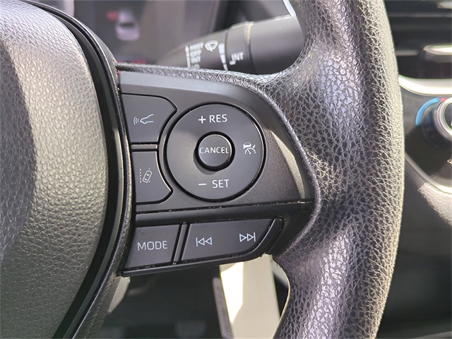 Vehicle image 24 of 33