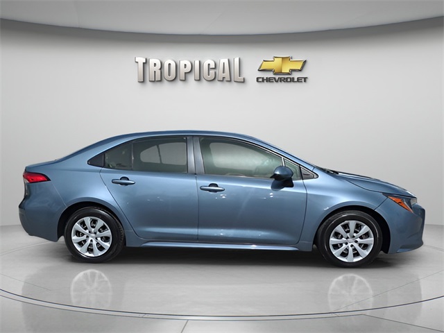 Vehicle image 4 of 33