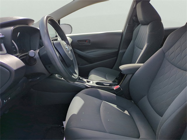 Vehicle image 17 of 33