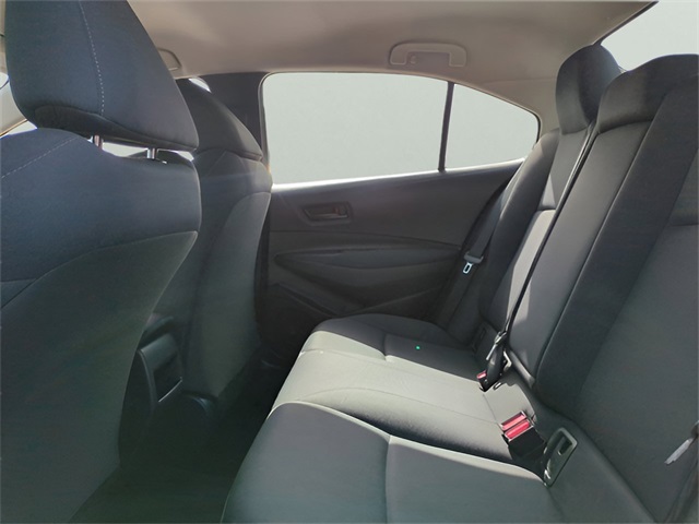 Vehicle image 11 of 33