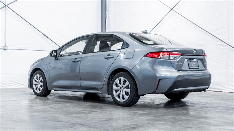 Vehicle image 10 of 29