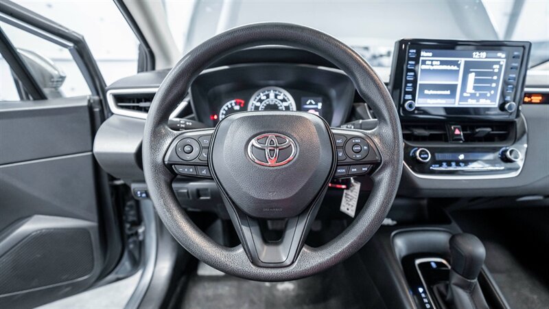 Vehicle image 21 of 29