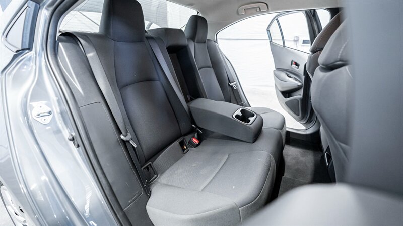 Vehicle image 27 of 29