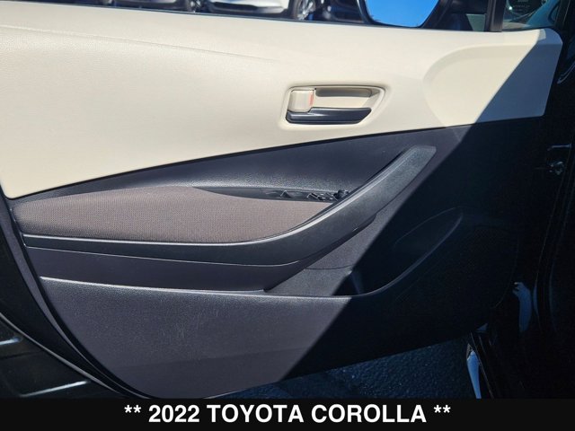 Vehicle image 10 of 28