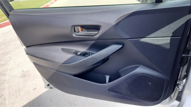 Vehicle image 18 of 34