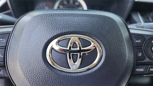 Vehicle image 33 of 34
