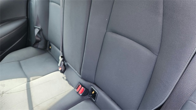 Vehicle image 19 of 34
