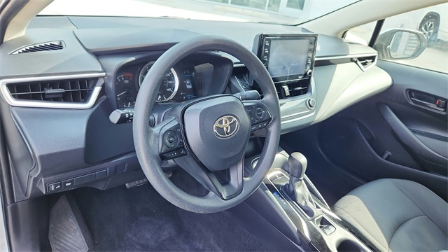Vehicle image 9 of 34