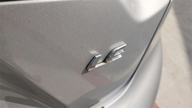 Vehicle image 21 of 34