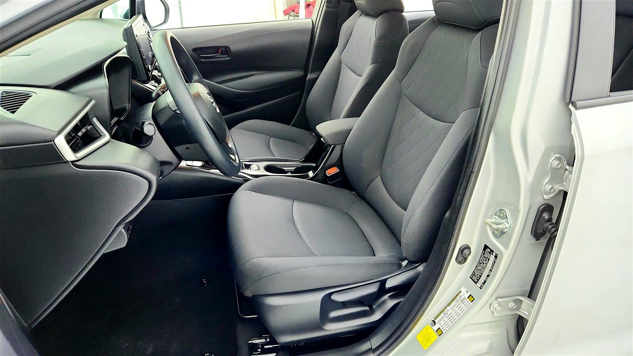 Vehicle image 17 of 39