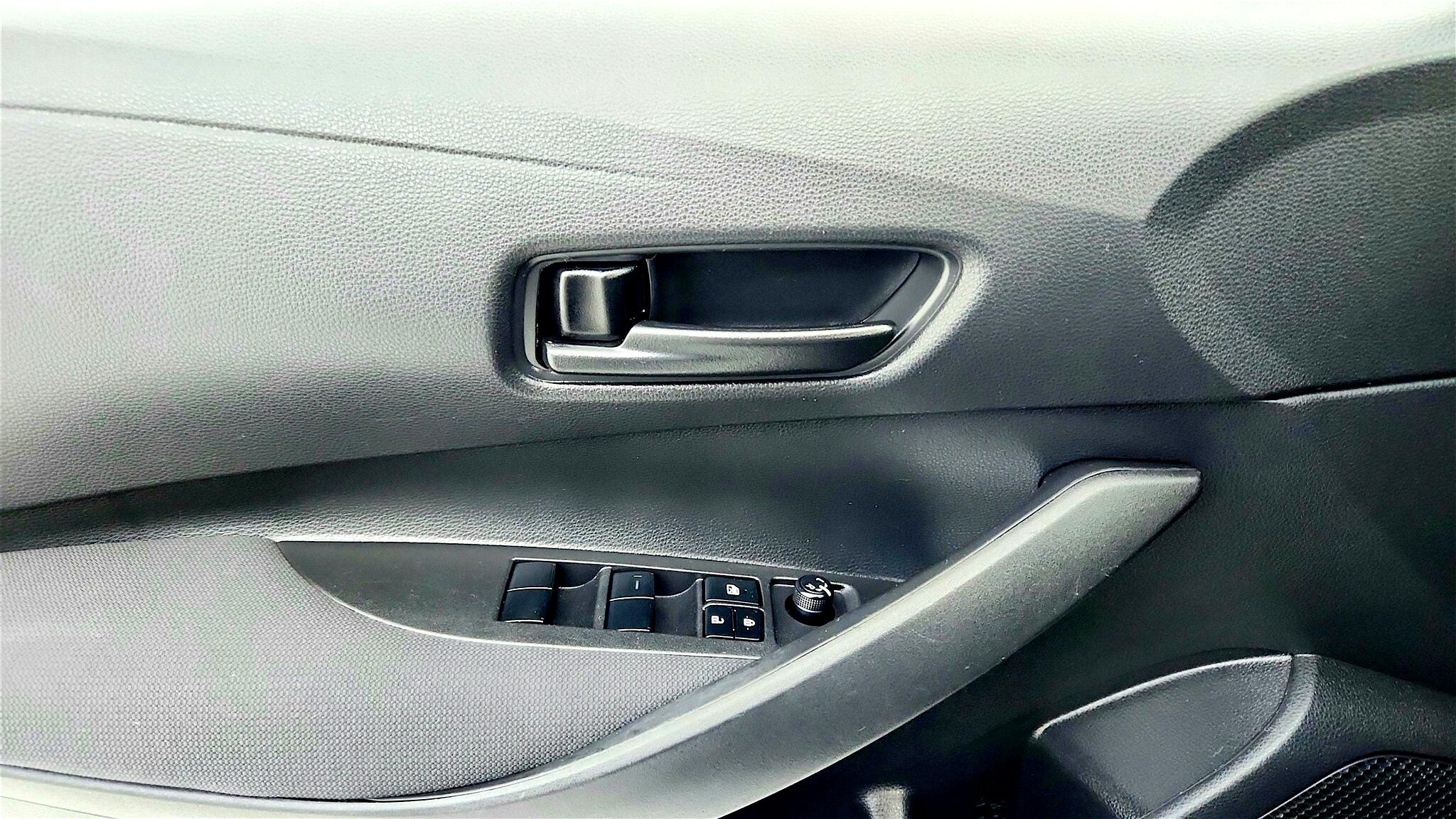 Vehicle image 22 of 39