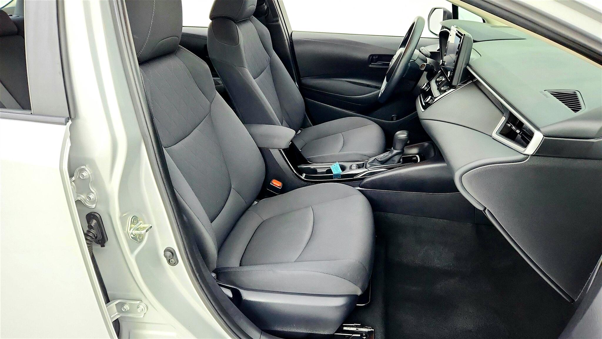 Vehicle image 27 of 39