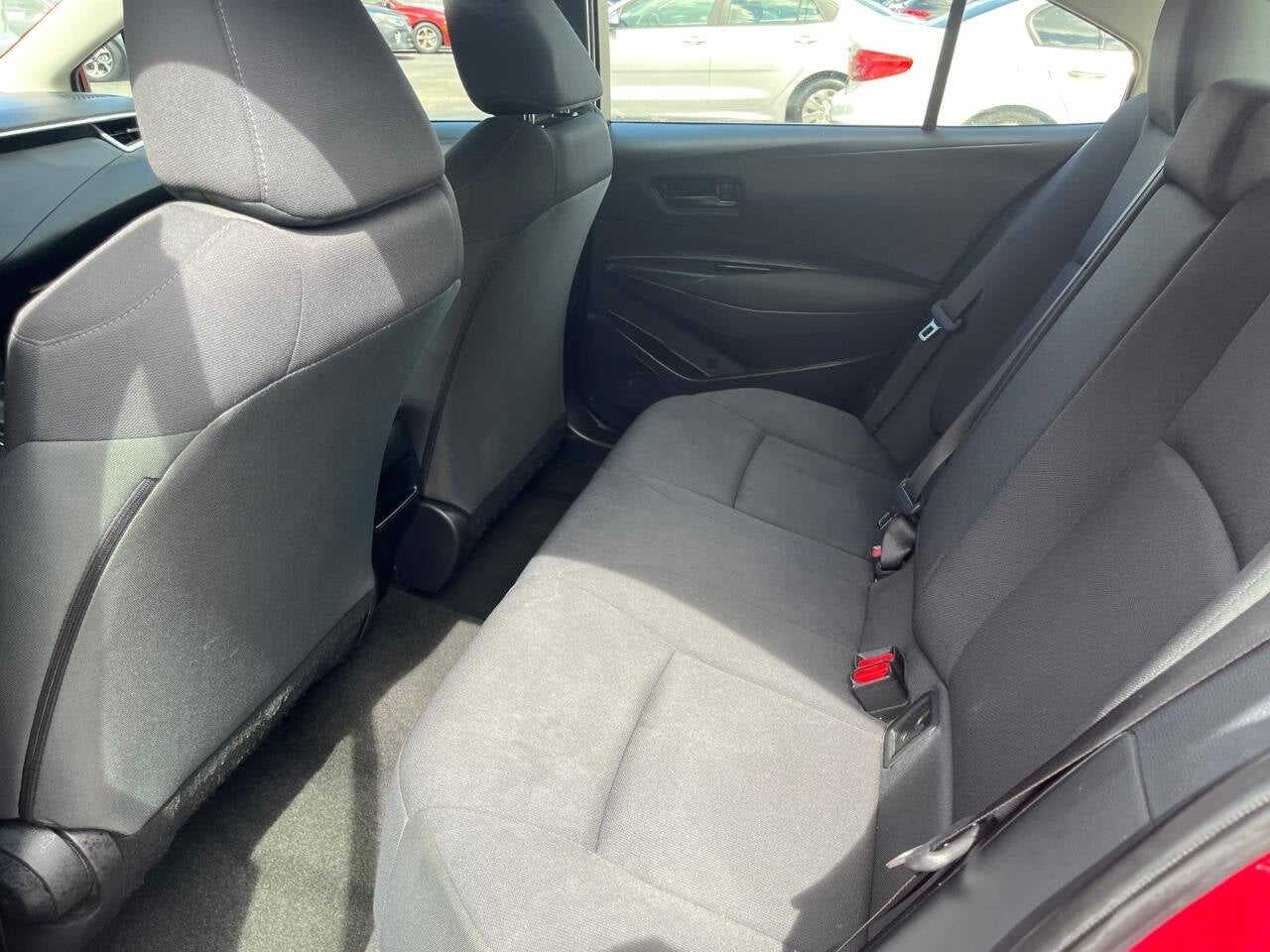 Vehicle image 19 of 40
