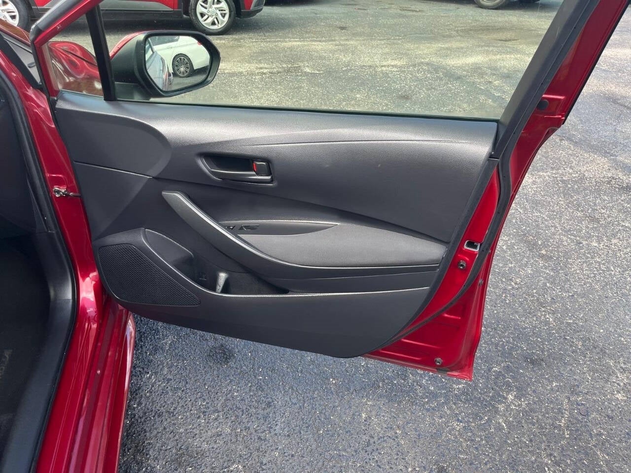 Vehicle image 30 of 40
