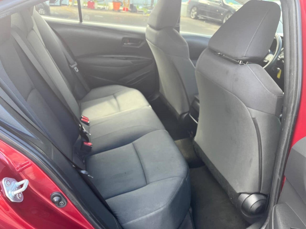 Vehicle image 18 of 40