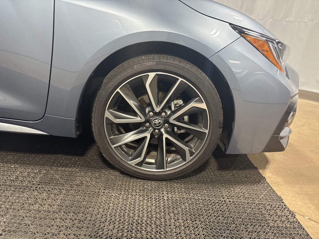 Vehicle image 9 of 41