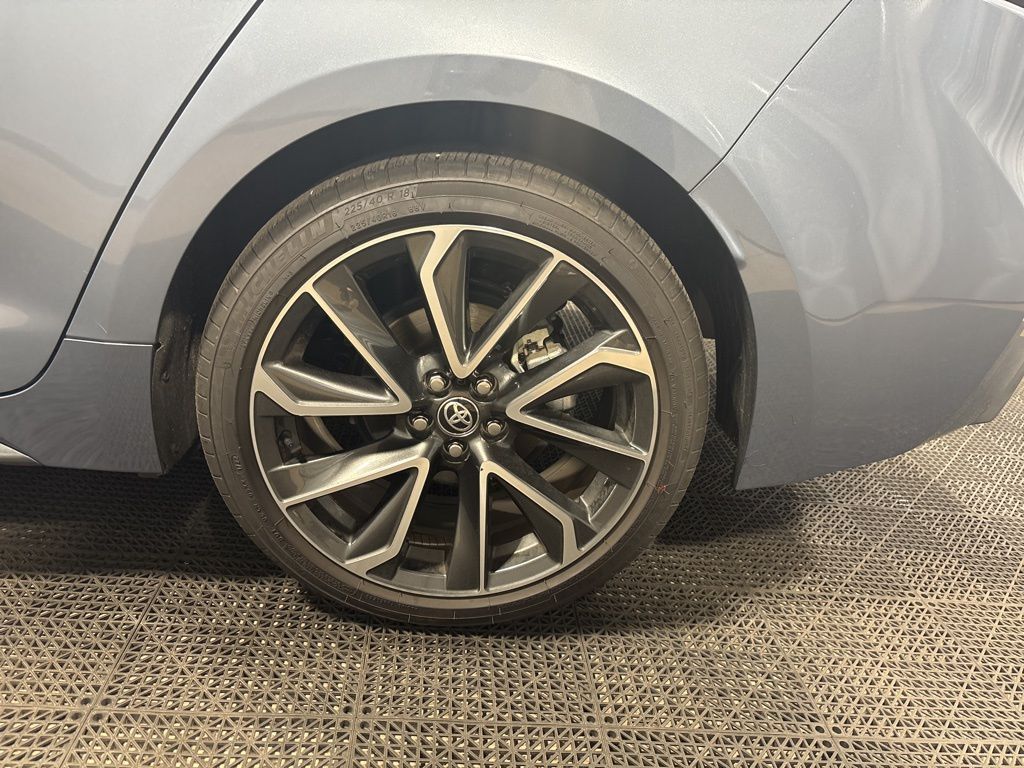 Vehicle image 12 of 41